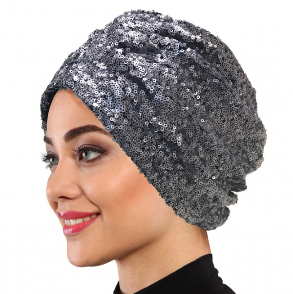 Turban dengan aksesoris berkilau